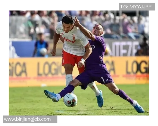 致敬足球明星的光辉岁月与无尽热情的赞歌