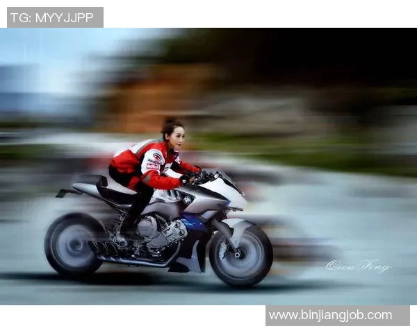 足球明星骑机车精彩瞬间合集速度与激情的完美结合